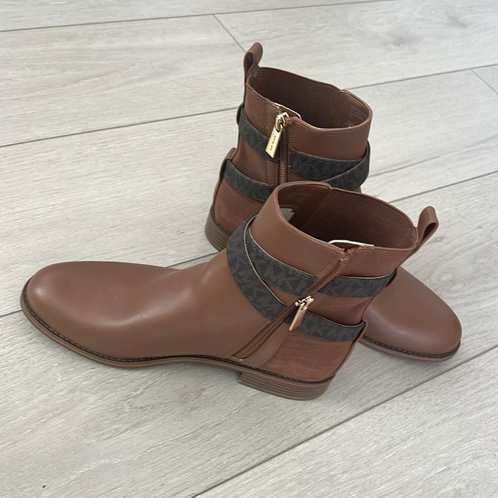 NWOT Michael Kors leather ankle boots